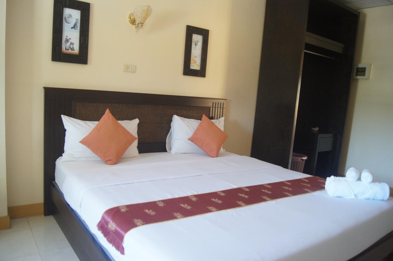 R.T. Hotel Khao Lak Exterior foto